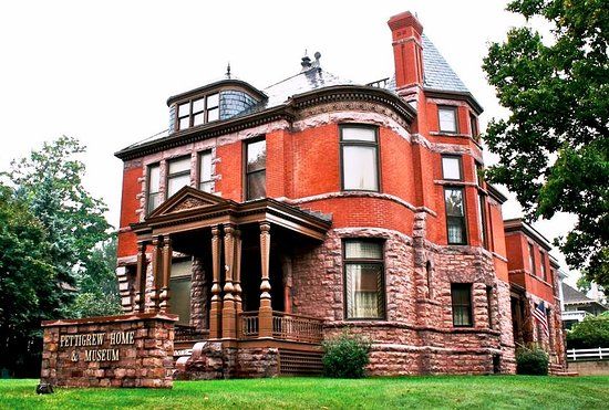 The Pettigrew Home and Museum